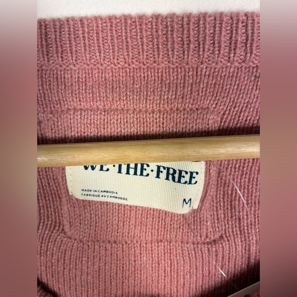 Free People Into the Blue Wool Blend Crop Sweater in Rose Blush Combo Medium NWT - Picture 4 of 9